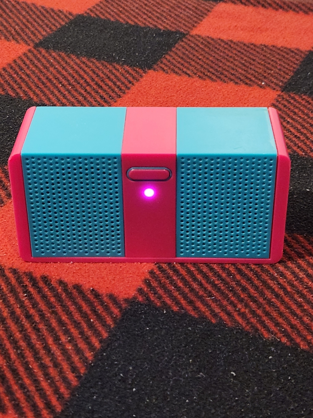 Sakar 2014 Blue & Pink Portable Speaker, Battery Operated
